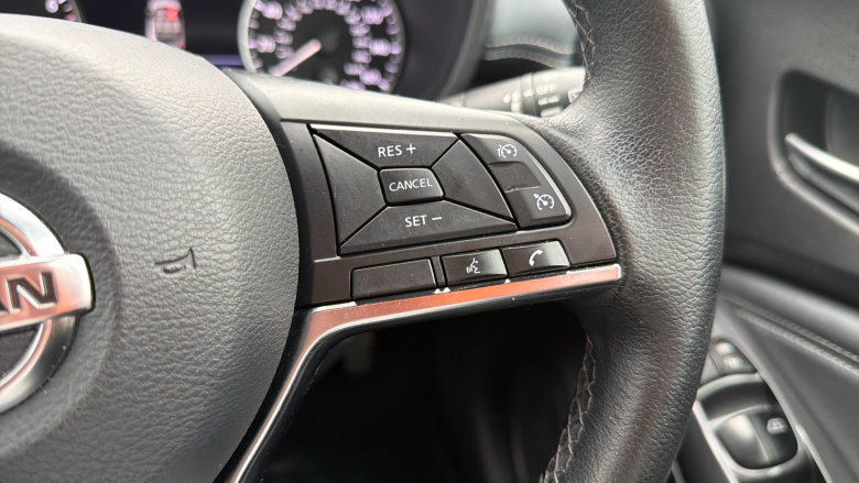 Nissan Juke 1.0 DiG-T 114 N-Connecta 5dr Petrol Hatchback